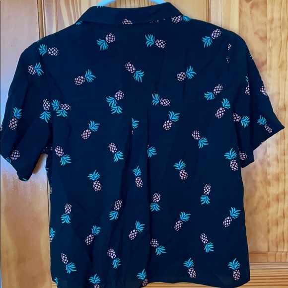 Cropped Pineapple Button Up Blouse - Picture 2 of 5
